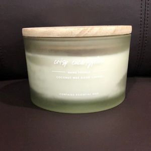 ✨Crisp eucalyptus candle ✨